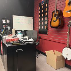 Guitar Center - No one here and this is normal.