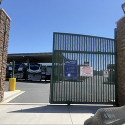 Outrig RV and Boat Storage - Oakley - Gate stuck open. Been telling them for a month.