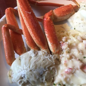 Red Lobster - Close-up of the delicious North American snow crab legs. - Seafood Near Me - Florence, Kentucky Red Lobster - Close-up of the delicious North American snow crab legs. - Seafood Near Me - Florence, Kentucky