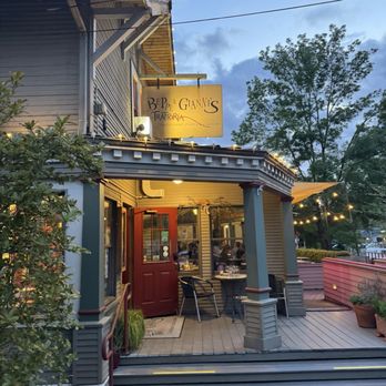 Beppe & Gianni's Trattoria - Front of the restaurant - Italian Near Me - Eugene, Oregon Beppe & Gianni's Trattoria - Front of the restaurant - Italian Near Me - Eugene, Oregon