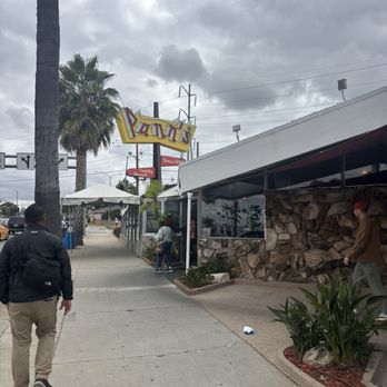 Pann's Restaurant - Front of restaurant - Diners Near Me - Los Angeles, California