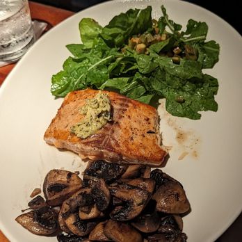 Bryan's Burger Bar - Salmon filet - Burgers Near Me - Mérida, YUC Bryan's Burger Bar - Salmon filet - Burgers Near Me - Mérida, YUC
