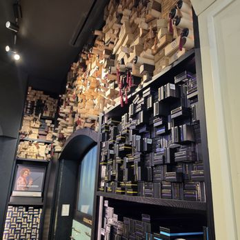 Harry Potter Shop - Books, Mags, Music & Video Near Me - New York, New York