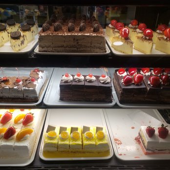 El Primo Plaza - Cake cake cake - Mexican Near Me - Bensalem, Pennsylvania