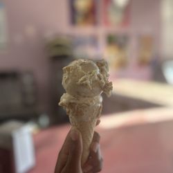 Cream Me Ice Creamery - Oatmeal Cream Pie