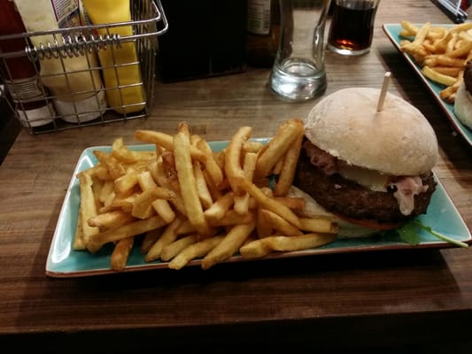 Joe Molese 117 - Burgers'n'Sandwiches by null