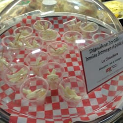 IGA Extra - More cheese samples