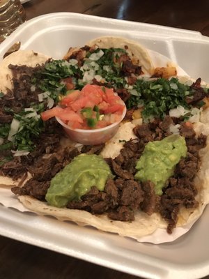 Taqueria No SE Hagan Bolas by null