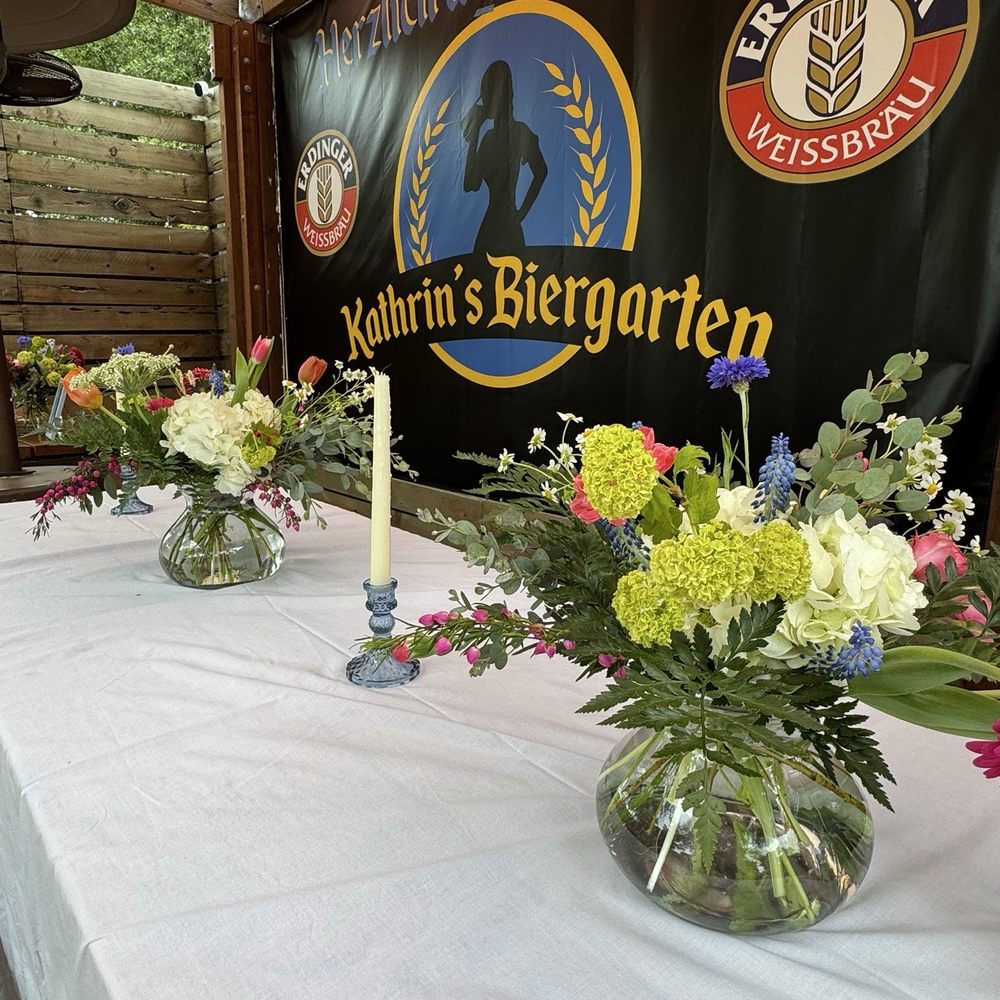 Bartlett Flowers & Gifts - Florists Near Me - Roseville, California
