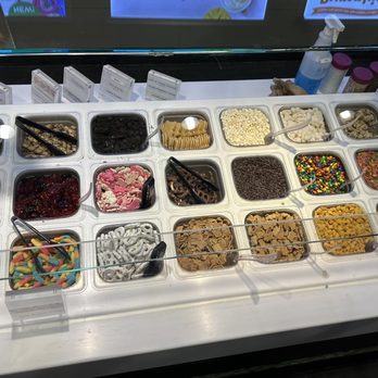 Yogurtland - Toppings Bar - Ice Cream & Frozen Yogurt Near Me - Burbank, California Yogurtland - Toppings Bar - Ice Cream & Frozen Yogurt Near Me - Burbank, California