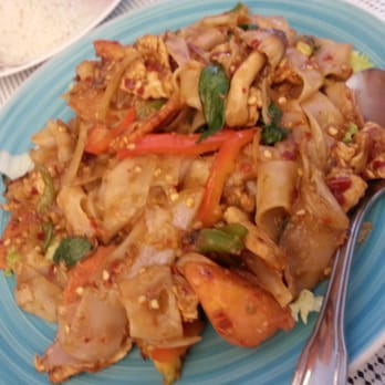 Bhan Baitong - chicken Pad kee mao $7.95 - spicyyyy - Thai Near Me - Lake Forest, California Bhan Baitong - chicken Pad kee mao $7.95 - spicyyyy - Thai Near Me - Lake Forest, California
