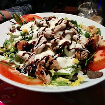 Kaprika - Ensalada de pollo kobold - Pubs Near Me - Pozuelo de Alarcón, M Kaprika - Ensalada de pollo kobold - Pubs Near Me - Pozuelo de Alarcón, M