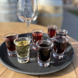 Point Lookout Vineyards - Wine tasting