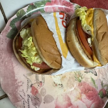 In-N-Out Burger - Full order revealed! Getting ready for lunch! - Fast Food Near Me - Fresno, California In-N-Out Burger - Full order revealed! Getting ready for lunch! - Fast Food Near Me - Fresno, California