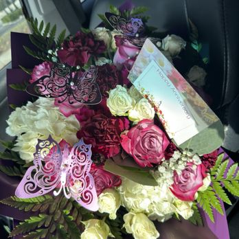 Hugo's Flower Shop - Florists Near Me - Pomona, California