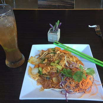 Noodle Wave - Sukiyaki Chicken Woonsen Noodles with a Sweet Ginger Green tea - Thai Near Me - McKinney, Texas Noodle Wave - Sukiyaki Chicken Woonsen Noodles with a Sweet Ginger Green tea - Thai Near Me - McKinney, Texas