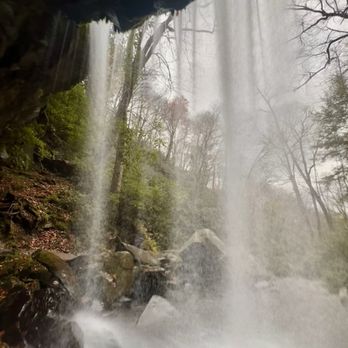 Grotto Falls - Hiking Near Me - Gatlinburg, Tennessee