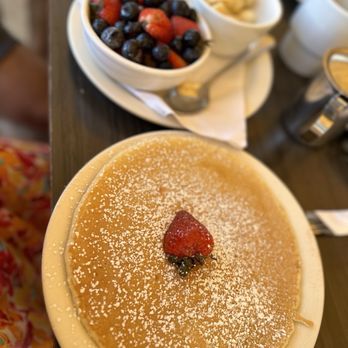Sweet E's Cafe - Buttermilk Pancake and Fruit bowl - Cafes Near Me - Honolulu, Hawaii Sweet E's Cafe - Buttermilk Pancake and Fruit bowl - Cafes Near Me - Honolulu, Hawaii