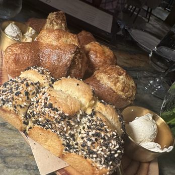 14 Prime - Bread service - Steakhouses Near Me - Jacksonville, Florida 14 Prime - Bread service - Steakhouses Near Me - Jacksonville, Florida