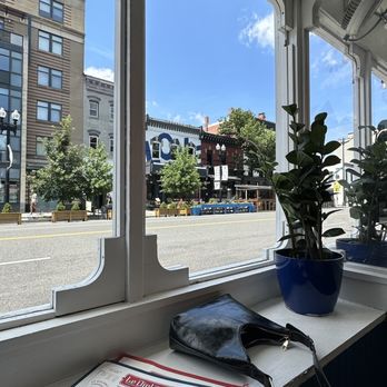 Le Diplomate - Outdoor seating - Brasseries Near Me - Washington, DC, District of Columbia