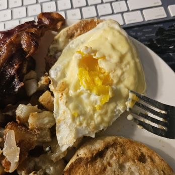 Dee's Diner - a plate of breakfast food - Diners Near Me - Mattydale, New York