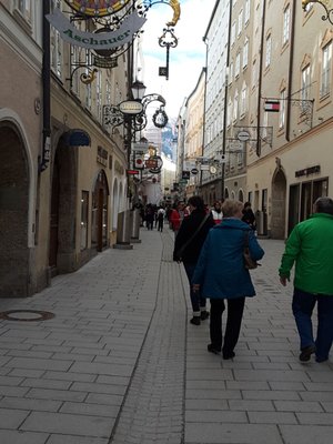 Getreidegasse by null