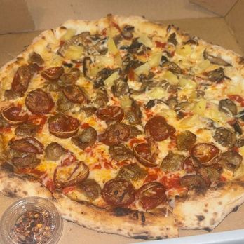 Bella Luna Pizza - Vegan cauliflower cheese - Pizza Near Me - Los Angeles, California Bella Luna Pizza - Vegan cauliflower cheese - Pizza Near Me - Los Angeles, California