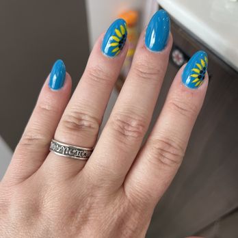 LV Nails & Spa - Nail Technicians Near Me - Howell Township, New Jersey