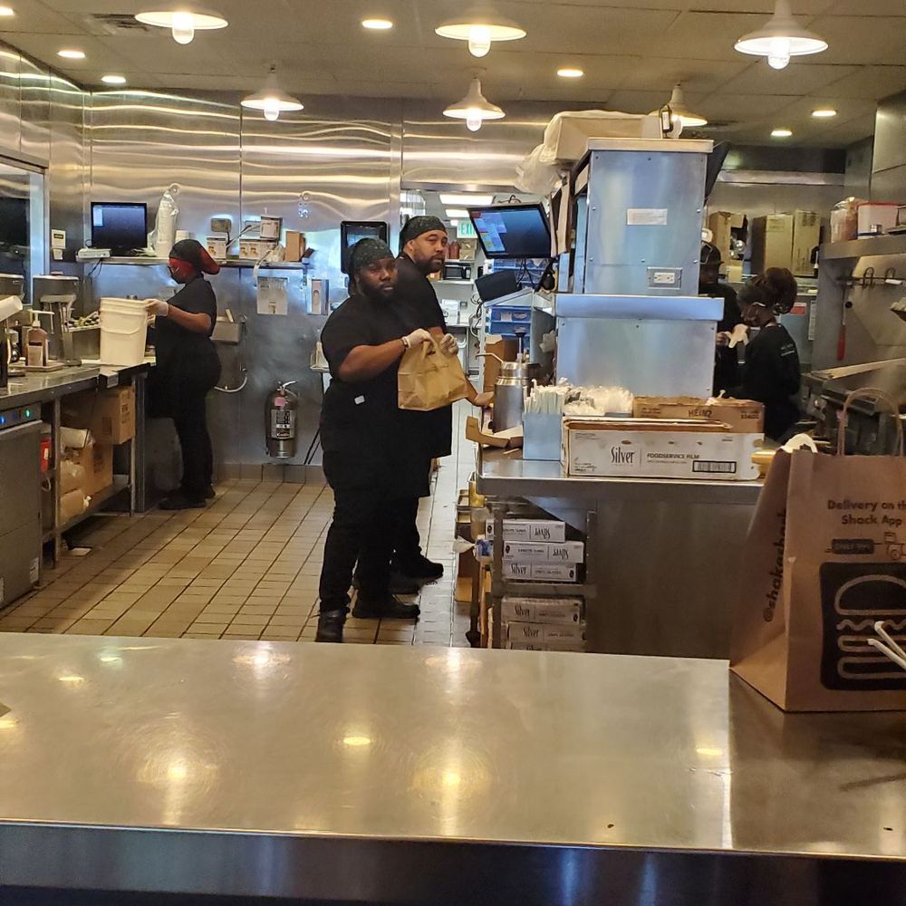 Shake Shack New Haven - Burgers Near Me - New Haven, Connecticut