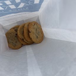 Chocolate Chip Cookies - 1 Delicious Dozen
