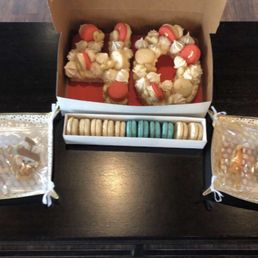 Sugar cookies give away, macaron snacks(salted caramel and chocolate) Sugar cookies give away, macaron snacks(salted caramel and chocolate)