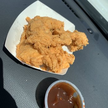 Howdy's Gas & Grub - fried chicken and dipping sauce - Convenience Stores Near Me - Cascade, Idaho
