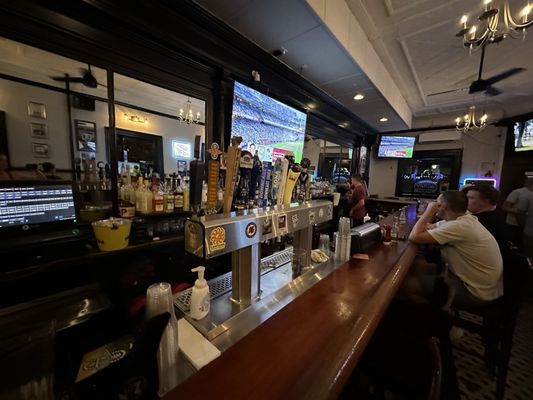 Kelliann’s Bar & Grill by null