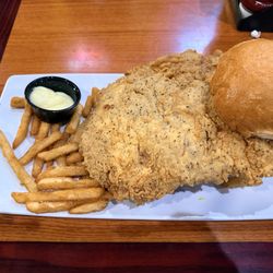 Whittle's Pub & Grub - Pork Tenderloin Sandwich