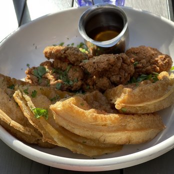 MeeT - Chik'un n waffles - Burgers Near Me - Vancouver, British Columbia MeeT - Chik'un n waffles - Burgers Near Me - Vancouver, British Columbia