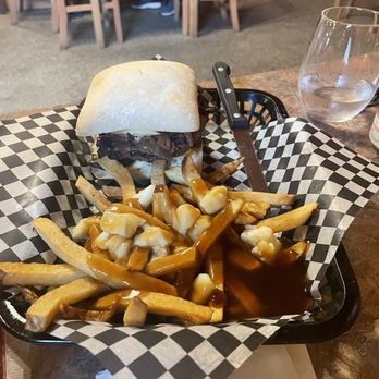 Caroline Cellars - Ribeye steak sandwich 10/10 - Wineries Near Me - Niagara On the Lake, Ontario Caroline Cellars - Ribeye steak sandwich 10/10 - Wineries Near Me - Niagara On the Lake, Ontario