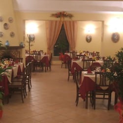 Faville - Sala interna del ristorante. Immagine tratta dal sito del ristorante