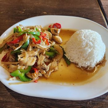 Avor Thai - Ginger chicken - Thai Near Me - Cranberry Township, Pennsylvania