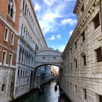 Al Codega - Easy walking distance to the Bridge of Sighs. - Hotels Near Me - Venezia, VE