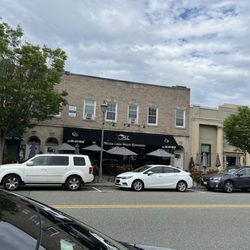 Mezza Luna Bistro