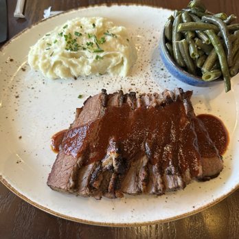 Gus's Barbecue - 10oz Texas Prime Beef Brisket, Roasted Garlic Mashed Potatoes, Sauted Green Beans - Barbeque Near Me - South Pasadena, California