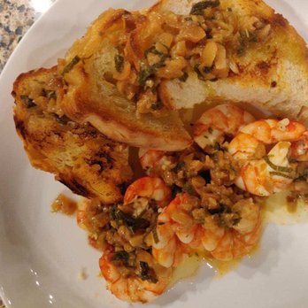 Chef Rashida Thom - Garlic Shrimp in garlic butter herb sauce with French bread - Personal Chefs Near Me Chef Rashida Thom - Garlic Shrimp in garlic butter herb sauce with French bread - Personal Chefs Near Me