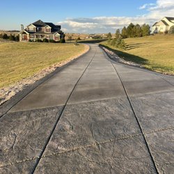 Diehl Concrete - Grey brushed finish driveway with stamped borders