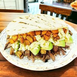 Chevere Colombian Food - Arepa Rellena