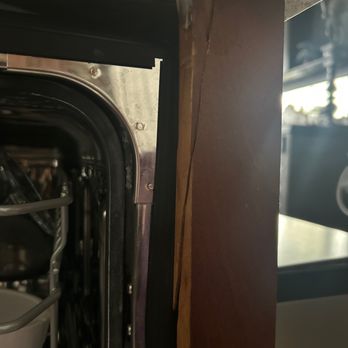 Avigna Granite World - They cracked my cupboard, didn't even tell me and didn't fix properly. - Building Supplies Near Me - Jacksonville, Florida