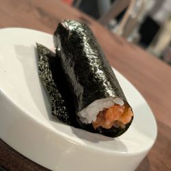 Yoichi - Salmon Handroll