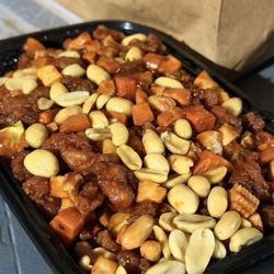 Tong's Garden - L11. Kung Pao Chicken