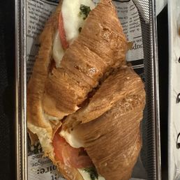 Regular capture croissant