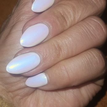 Em’s nails bar - Pearlescent - Nail Salons Near Me - Bellingham, Washington