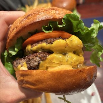 Carnegie Diner & Cafe - Smashburger - Breakfast & Brunch Near Me - Secaucus, New Jersey